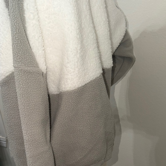 Columbia Sportswear Sherpa Fleece Pullover | Colorblock Grey & White | Large - Picture 7 of 9